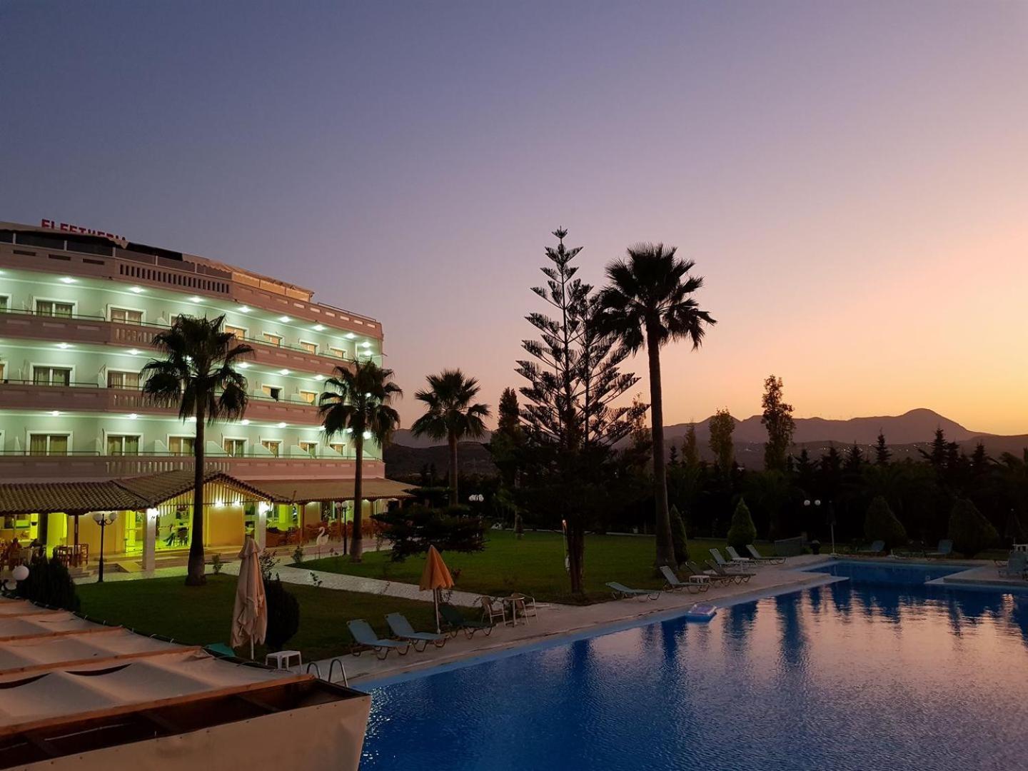 Regina Hotel Kíssamos Exteriér fotografie