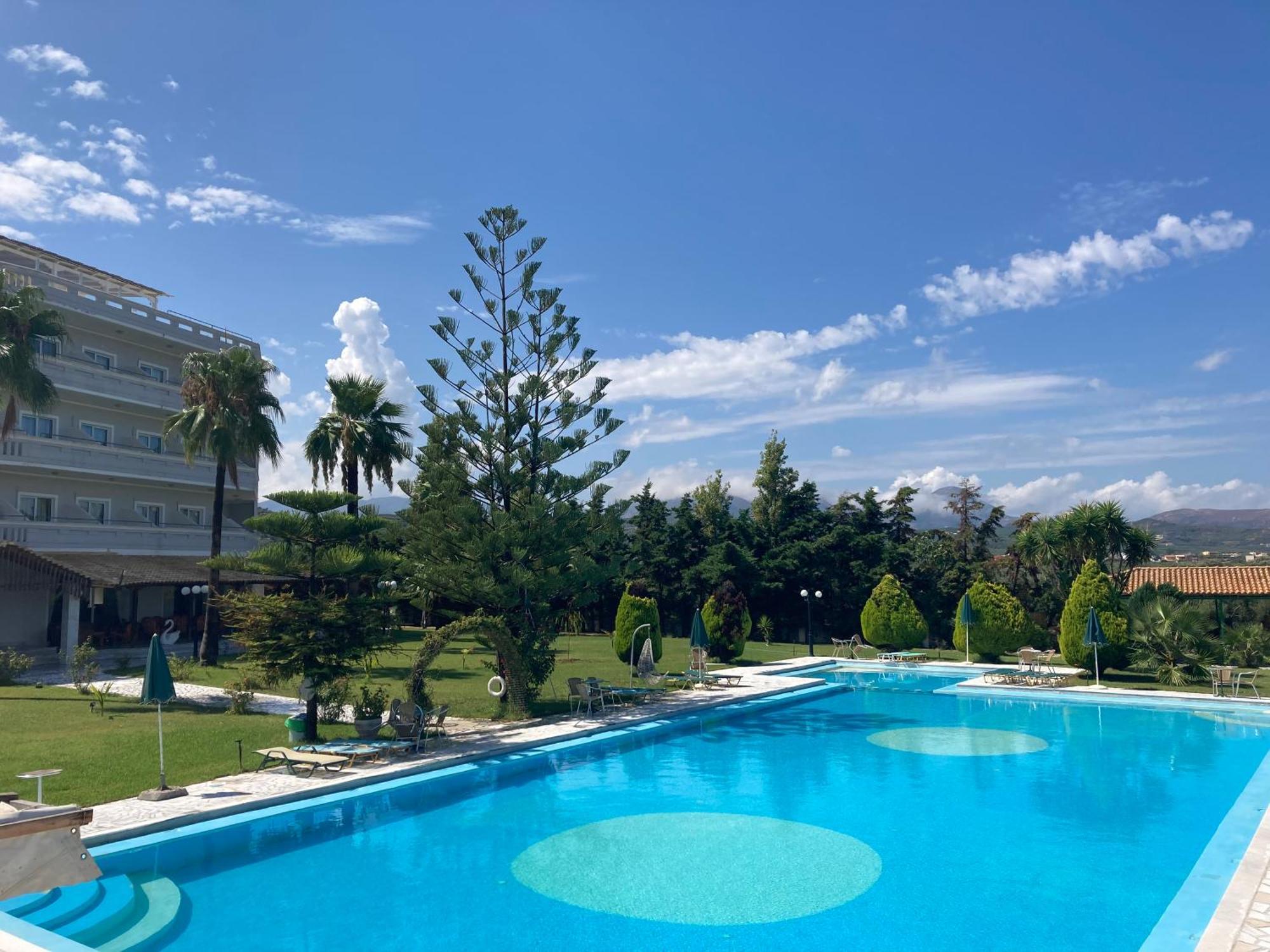 Regina Hotel Kíssamos Exteriér fotografie